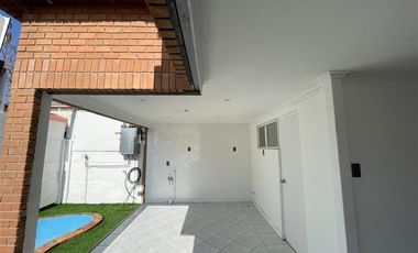 Casa en Arriendo en Carrizo 2897