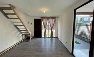 Casa en Arriendo en Carrizo 2897