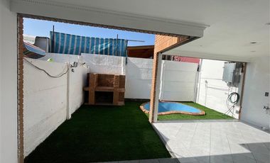 Casa en Arriendo en Carrizo 2897