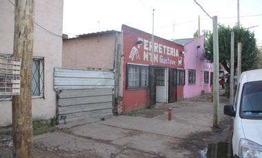 VENTA DE  CASA 2 LOCAL Y DEPTO. FRANCISCO ALVAREZ
