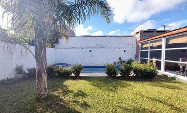CASA 4 AMBIENTES EN VENTA EN BOSQUES CON PILETA
