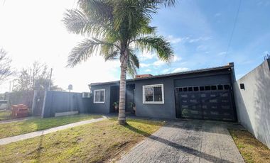 CASA 4 AMBIENTES EN VENTA EN BOSQUES CON PILETA