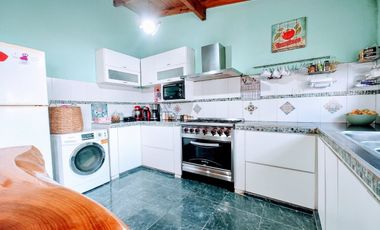 CASA 4 AMBIENTES EN VENTA EN BOSQUES CON PILETA