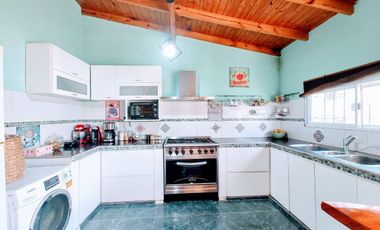 CASA 4 AMBIENTES EN VENTA EN BOSQUES CON PILETA