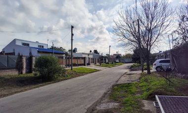 CASA 4 AMBIENTES EN VENTA EN BOSQUES CON PILETA