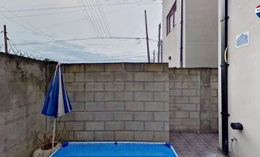 PH 2 ambientes con cochera y patio en Morón