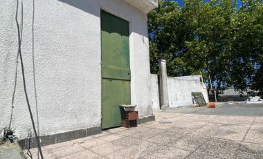 VENTA PH 1er PISO ESC. + LOCAL EN P.B. Y TERRAZA