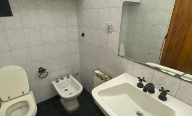 VENTA PH 1er PISO ESC. + LOCAL EN P.B. Y TERRAZA