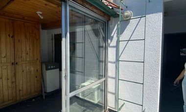 VENTA PH 1er PISO ESC. + LOCAL EN P.B. Y TERRAZA