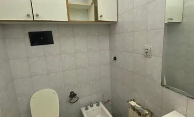 VENTA PH 1er PISO ESC. + LOCAL EN P.B. Y TERRAZA