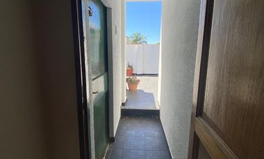 VENTA PH 1er PISO ESC. + LOCAL EN P.B. Y TERRAZA