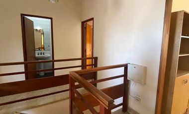 VENTA PH 1er PISO ESC. + LOCAL EN P.B. Y TERRAZA