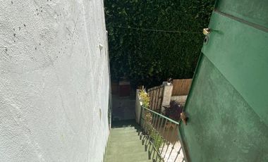 VENTA PH 1er PISO ESC. + LOCAL EN P.B. Y TERRAZA