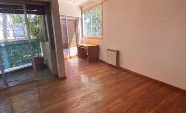 VENTA PH 1er PISO ESC. + LOCAL EN P.B. Y TERRAZA