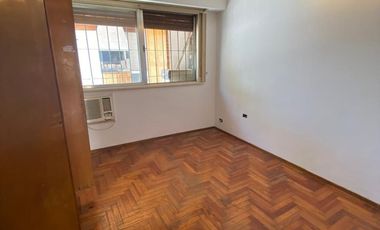 VENTA PH 1er PISO ESC. + LOCAL EN P.B. Y TERRAZA