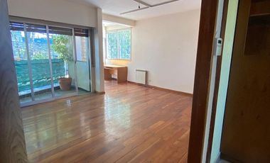 VENTA PH 1er PISO ESC. + LOCAL EN P.B. Y TERRAZA