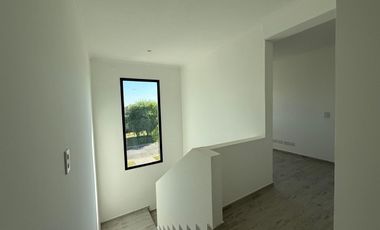 HERMOSA CASA EN VENTA SAN SEBASTIÁN- ÁREA 8
