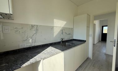 HERMOSA CASA EN VENTA SAN SEBASTIÁN- ÁREA 8