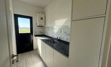 HERMOSA CASA EN VENTA SAN SEBASTIÁN- ÁREA 8