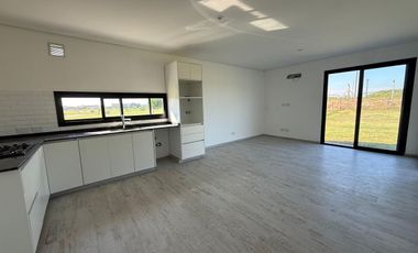 HERMOSA CASA EN VENTA SAN SEBASTIÁN- ÁREA 8