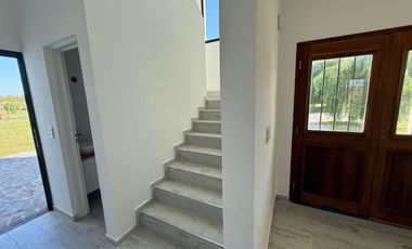 HERMOSA CASA EN VENTA SAN SEBASTIÁN- ÁREA 8