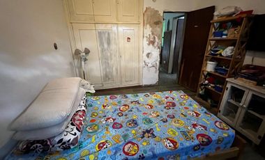 Casa lote propio en venta + monoambiente Lanús