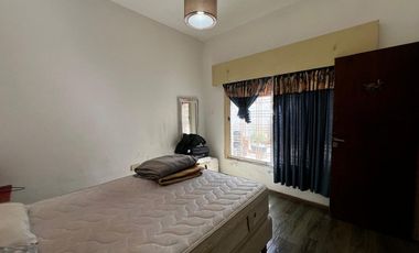 Casa lote propio en venta + monoambiente Lanús
