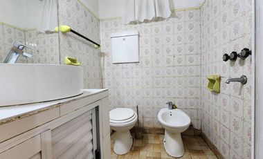 Casa estilo chalet 3 amb venta c/parque y cochera