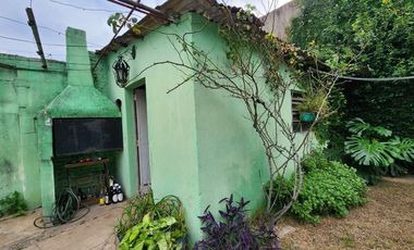 Casa estilo chalet 3 amb venta c/parque y cochera