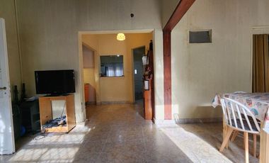 Casa estilo chalet 3 amb venta c/parque y cochera