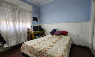 Casa estilo chalet 3 amb venta c/parque y cochera