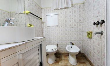 Casa estilo chalet 3 amb venta c/parque y cochera