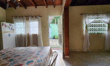 Casa estilo chalet 3 amb venta c/parque y cochera