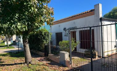 VENTA, CASA 4  AMBIENTES EXCELENTE CONECTIVIDAD