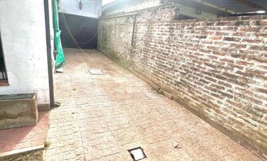 VENTA, CASA 4  AMBIENTES EXCELENTE CONECTIVIDAD