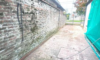 VENTA, CASA 4  AMBIENTES EXCELENTE CONECTIVIDAD
