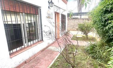 VENTA, CASA 4  AMBIENTES EXCELENTE CONECTIVIDAD
