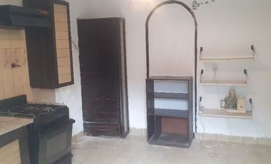 CASA 2 AMBIENTES ALQUILER CASTELAR