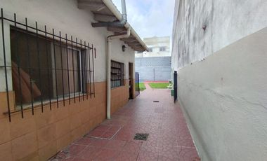 VENTA CASA 4 AMBIENTES TAPIALES PILETA DEPTO 2 AMB