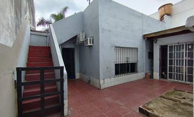 VENTA CASA 4 AMBIENTES TAPIALES PILETA DEPTO 2 AMB