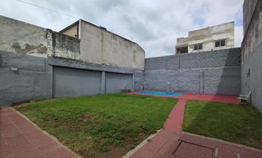 VENTA CASA 4 AMBIENTES TAPIALES PILETA DEPTO 2 AMB
