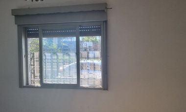 VENTA CASA A REFACCION CERCA ESTACION DE F. VARELA