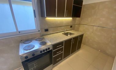DEPARTAMENTO CON DOS PATIOS  EN LANÚS OESTE