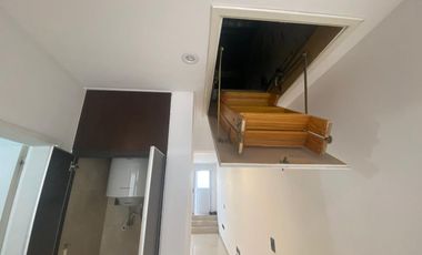 DEPARTAMENTO CON DOS PATIOS  EN LANÚS OESTE