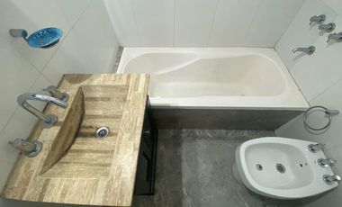 DEPARTAMENTO CON DOS PATIOS  EN LANÚS OESTE