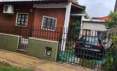 VENTA CASA 3 AMB. APTO CREDITO EN VILLA DOMINICO