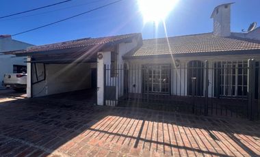 CASA EN VENTA EN PEHUAJO CON PILETA