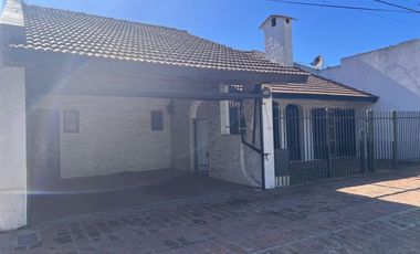 CASA EN VENTA EN PEHUAJO CON PILETA