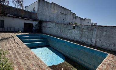 CASA EN VENTA EN PEHUAJO CON PILETA