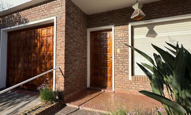 CASA EN VENTA EN JUAN JOSE PASO